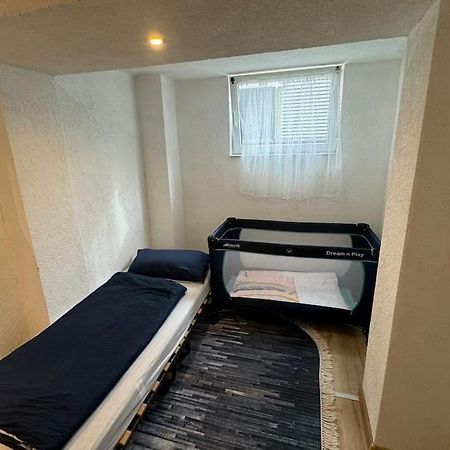 Gaestewohnung In Γκούνζμπουργκ Εξωτερικό φωτογραφία